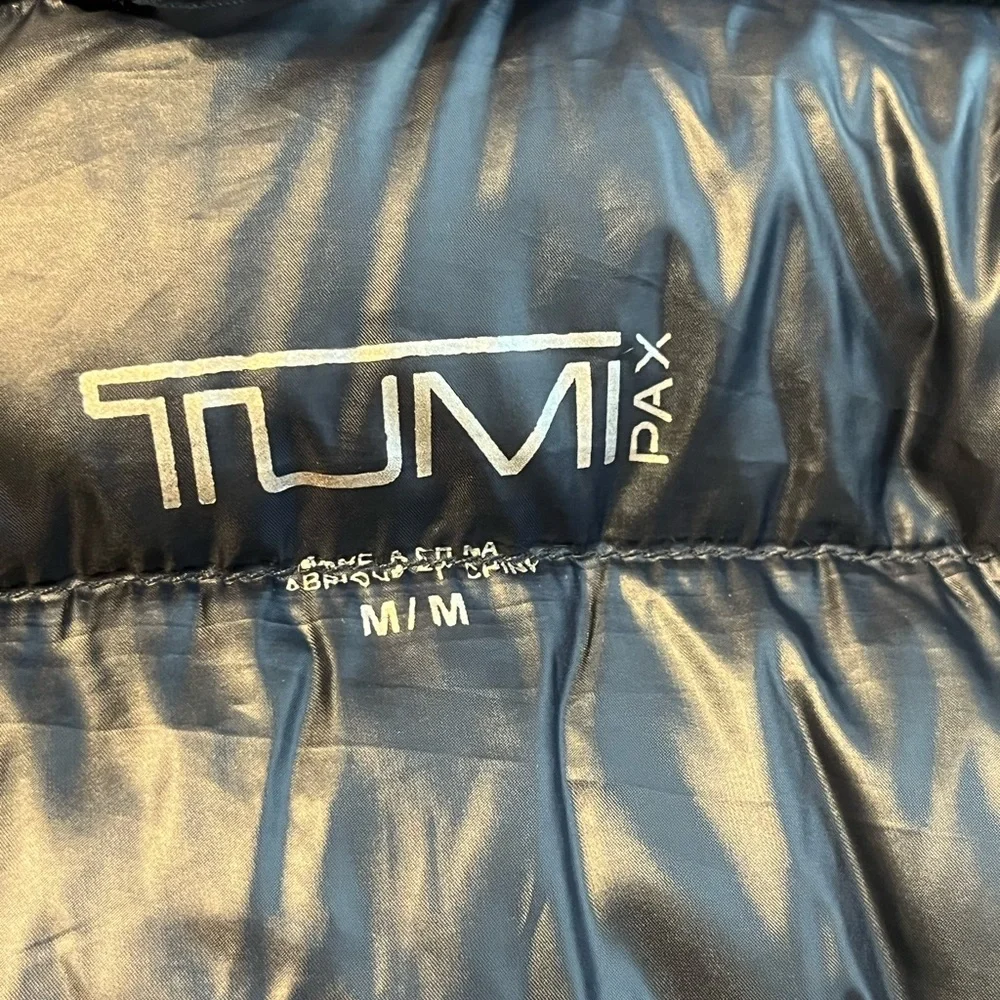 Tumi PAX belted navy blue down filled winter coat jacket Sz. Medium - Picture 15 of 16